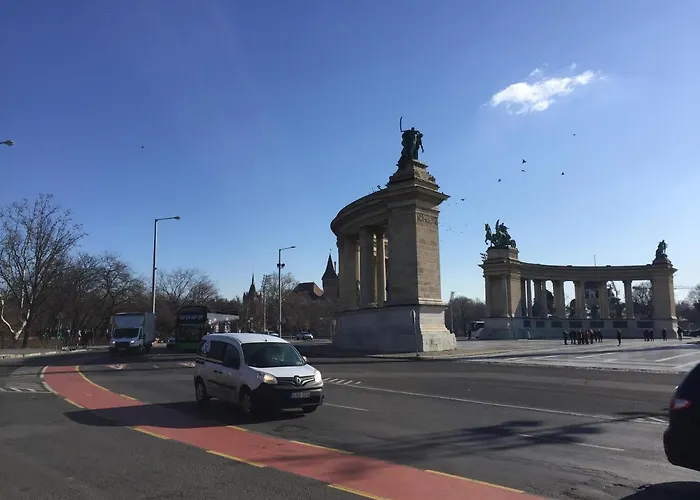 Heroes' Ii * Budapest