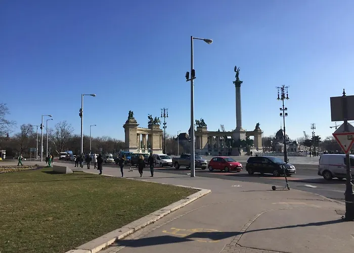 Heroes' Ii * Budapest