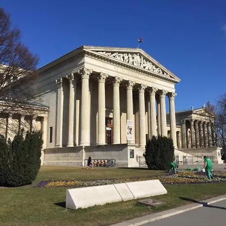 Heroes' Ii Apartment Budapest